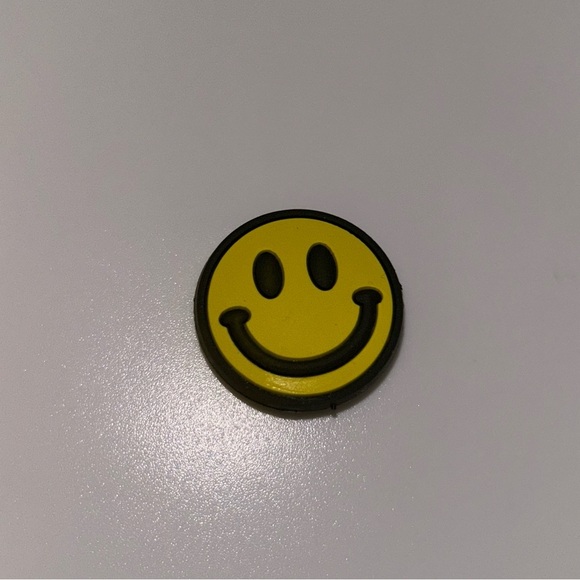 Smiley Face Croc Charm - Picture 1 of 2